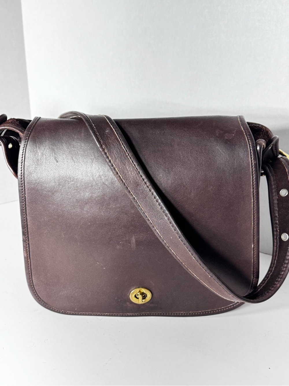 Coach Chocolate Brown  Stewardess Leather Crossbody Style 9525 Vintage Y2K